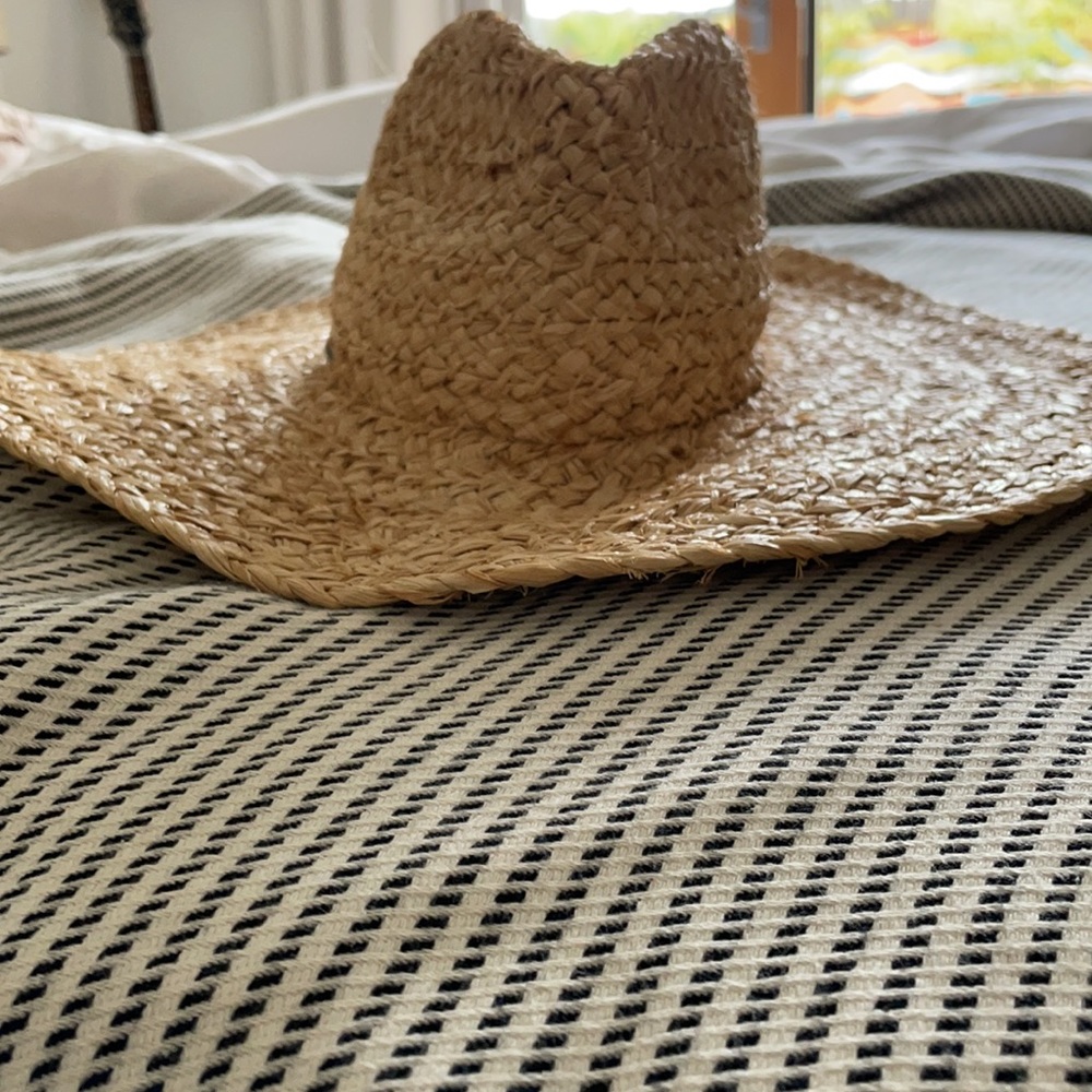 Billabong floppy straw hat. Med/LG
